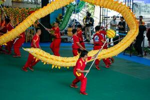 ho chi minh, viet nam - 22 abril 2023 Dragão dança, comemoro a Novo ano. às a parque foto