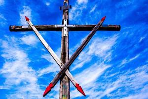 cruz de madeira zero foto