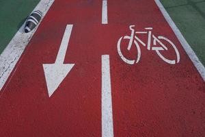 sinal de trânsito de bicicleta na rua foto