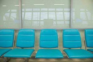 azul assento dentro aeroporto foto