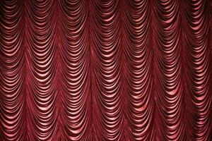 etapa clássico Borgonha cortinas. teatral fundo. foto