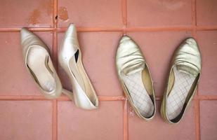 sapatos de casamento tailandeses foto
