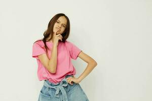 fotografia bonita mulher Rosa camiseta mão gesto estilo de vida inalterado foto