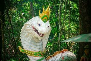 serpente rei do nagas dentro tailândia.naga ou serpente estátua foto