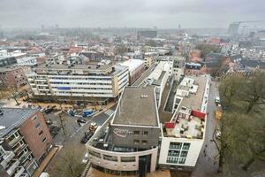 Visão geral do a cidade do Groningen a partir de a martini torre. marcha 20 2023, groninga, a Holanda. foto