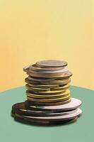 colorida moedas pilha ilustração verde e amarelo fundo para o negócio economia e financeiro crescimento. foto