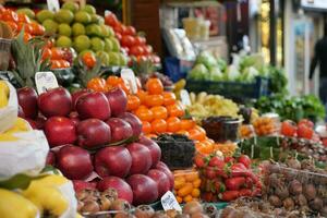 fruta impedir às local mercado dentro Istambul foto