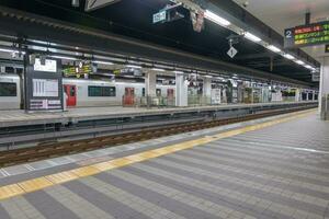 Kumamoto, Kyushu, Japão - Outubro 19, 2018 trem estação foto