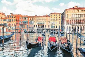 a cidade de veneza durante o dia itália