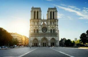 fachada do notre dame foto