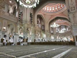 meca, saudita Arábia, abril 2023 - uma lindo dia Visão do a interior do masjid al-haram, meca. foto