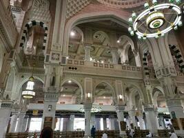 meca, saudita Arábia, abril 2023 - uma lindo dia Visão do a interior do masjid al-haram, meca. foto