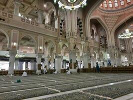 meca, saudita Arábia, abril 2023 - uma lindo dia Visão do a interior do masjid al-haram, meca. foto