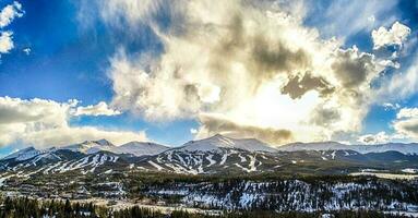 lindo pôr do sol sobre Breckenridge Colorado esqui recorrer Cidade foto