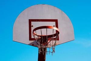 cesta de basquete de rua velha