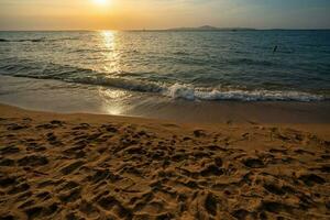 Pattaya praia, Pratumnak Colina entre sul Pattaya de praia e jomtien de praia dentro a pôr do sol, tarde. foto