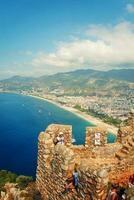 panorama a partir de a Colina dentro Alanya, Peru para a lindo praias do Cleópatra foto