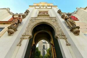 porta do perdão - sevilha, Espanha foto