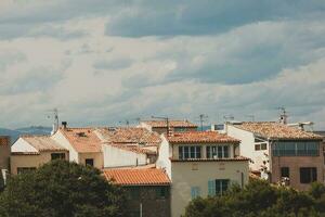 vintage casas dentro antibes Cidade dentro França foto