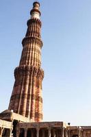 Qutub Minar em Nova Deli, Índia foto