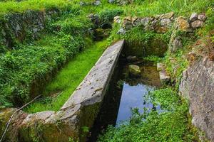 velhas casas de lavagem abandonadas foto