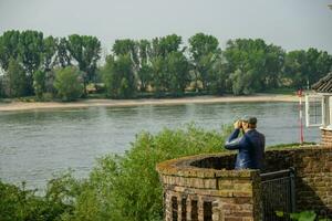 resposta cidade às a Rhine rio foto