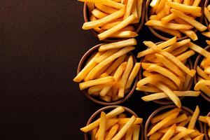 gordo lanche refeição fritar lasca batata francês fundo saboroso Comida rápido. generativo ai. foto