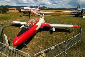 armazenado clássico lutador avião. velho cronômetro pássaro de guerra avião às museu. aviação e aeronaves. aeroespacial indústria. foto