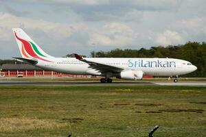 cingalês companhias aéreas airbus a330-200 4r-alg passageiro avião saída às Frankfurt aeroporto foto