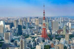 Tóquio torre com Horizonte paisagem urbana dentro Japão - imagem foto