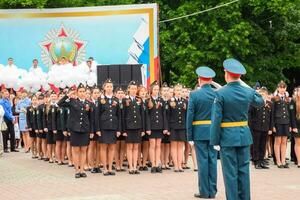 festivo parada em pode 9 dentro slavyansk-on-kuban, dentro honra do vitória dia dentro a ótimo patriótico guerra. foto