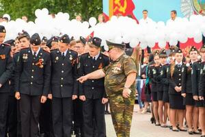 festivo parada em pode 9 dentro slavyansk-on-kuban, dentro honra do vitória dia dentro a ótimo patriótico guerra. foto