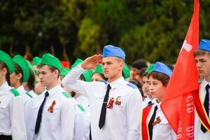 festivo parada em pode 9 dentro slavyansk-on-kuban, dentro honra do vitória dia dentro a ótimo patriótico guerra. foto