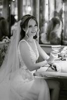 retrato do uma noiva dentro uma branco vestir dentro uma brilhante cafeteria foto