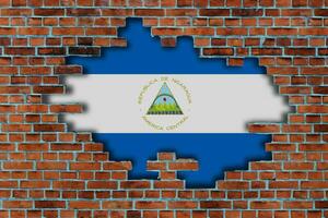 3d bandeira do Nicarágua atrás a quebrado velho pedra parede fundo. foto