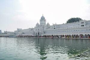 Visão do detalhes do arquitetura dentro dourado têmpora - Harmandir sahib dentro amritsar, punjab, Índia, famoso indiano sikh marco, dourado têmpora, a a Principal santuário do sikhs dentro amritsar, Índia foto