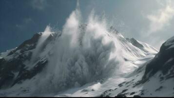 a avalanche em uma Nevado montanha pico foto