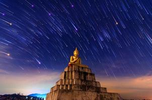 estátua de Buda meteoro nakhon si thammarat thung yai tailândia foto