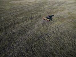 direto semeadura, agrícola maquinaria, dentro la pampa, Patagônia, Argentina foto