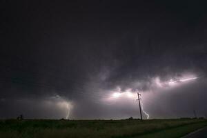 elétrico tempestade dentro rural pampas paisagem, la pampa província, Patagônia, Argentina. foto