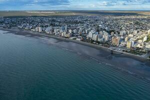 porto madryn cidade, Entrada portal para a Península valdes natural reserva, mundo herança site, Patagônia, Argentina. foto