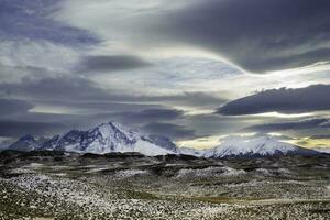 montanha panorama ambiente, torres del paine nacional parque, Patagônia, Chile. foto