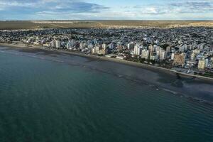 porto madryn cidade, Entrada portal para a Península valdes natural reserva, mundo herança site, Patagônia, Argentina. foto