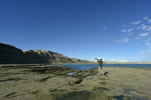 costeiro panorama com falésias dentro Península valdes, mundo herança site, patagônia Argentina foto