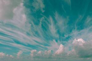 lindo Visão do a terra e céu - surpreendente céu com nuvens foto