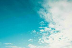 lindo Visão do a terra e céu - surpreendente céu com nuvens foto