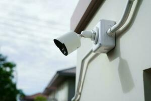 cctv segurança Câmera sistema ao ar livre dentro privado casa ou Vila, fechadas o circuito televisão sistema. foto