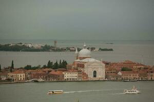 Veneza, uma encantador cidade dentro Itália, cheio do história e medieval arquitetura. foto