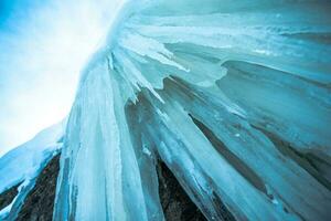 azul montanha pingentes de gelo foto