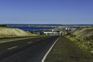 porto madryn cidade, Entrada portal para a Península valdes natural reserva, mundo herança site, Patagônia, Argentina. foto